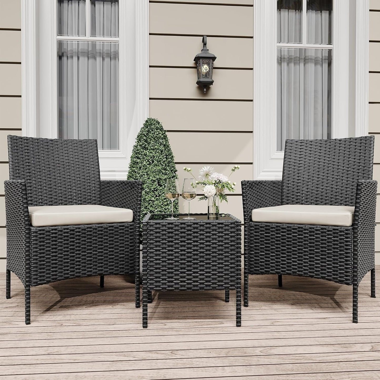 Ensemble de 3 chaises en rotin et osier avec table basse en verre