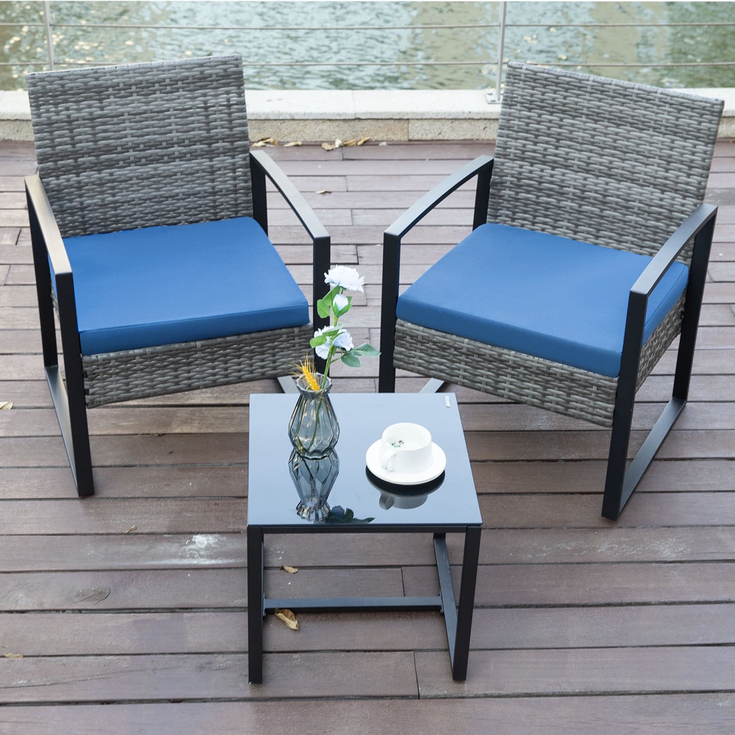 Ensemble de 3 chaises de jardin en osier avec coussins