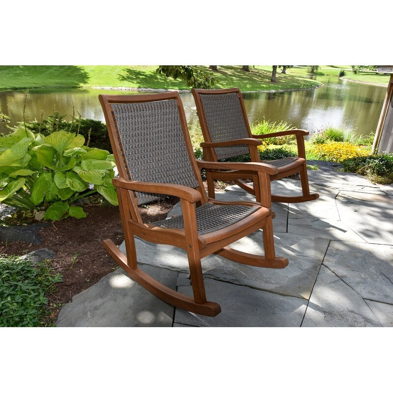 Ensemble de 3 chaises à bascule Eilaf en eucalyptus avec table d'appoint ronde