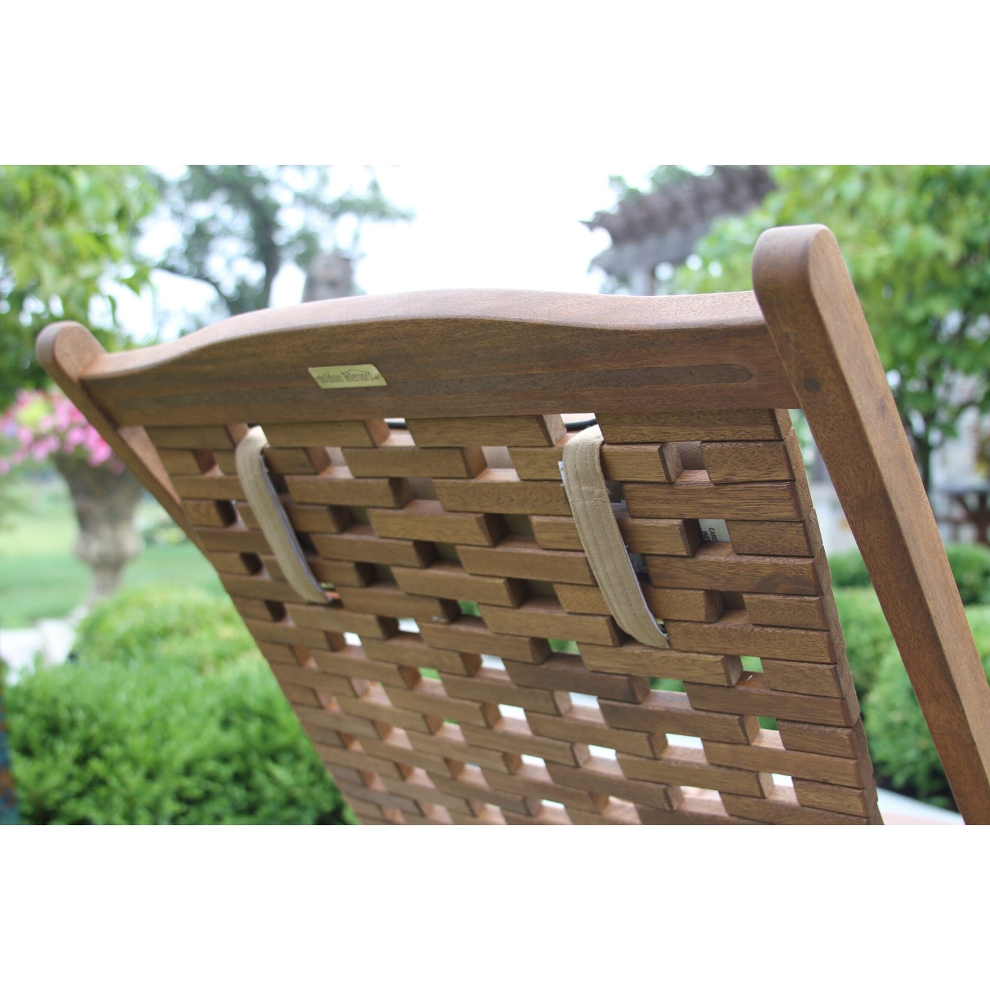 Ensemble de 3 chaises longues pliantes Eilaf en eucalyptus avec table d'appoint