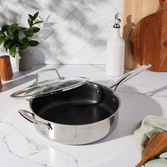 Sauteuse Henckels Paradigm 4 pintes en acier inoxydable avec couvercle et poignée auxiliaire