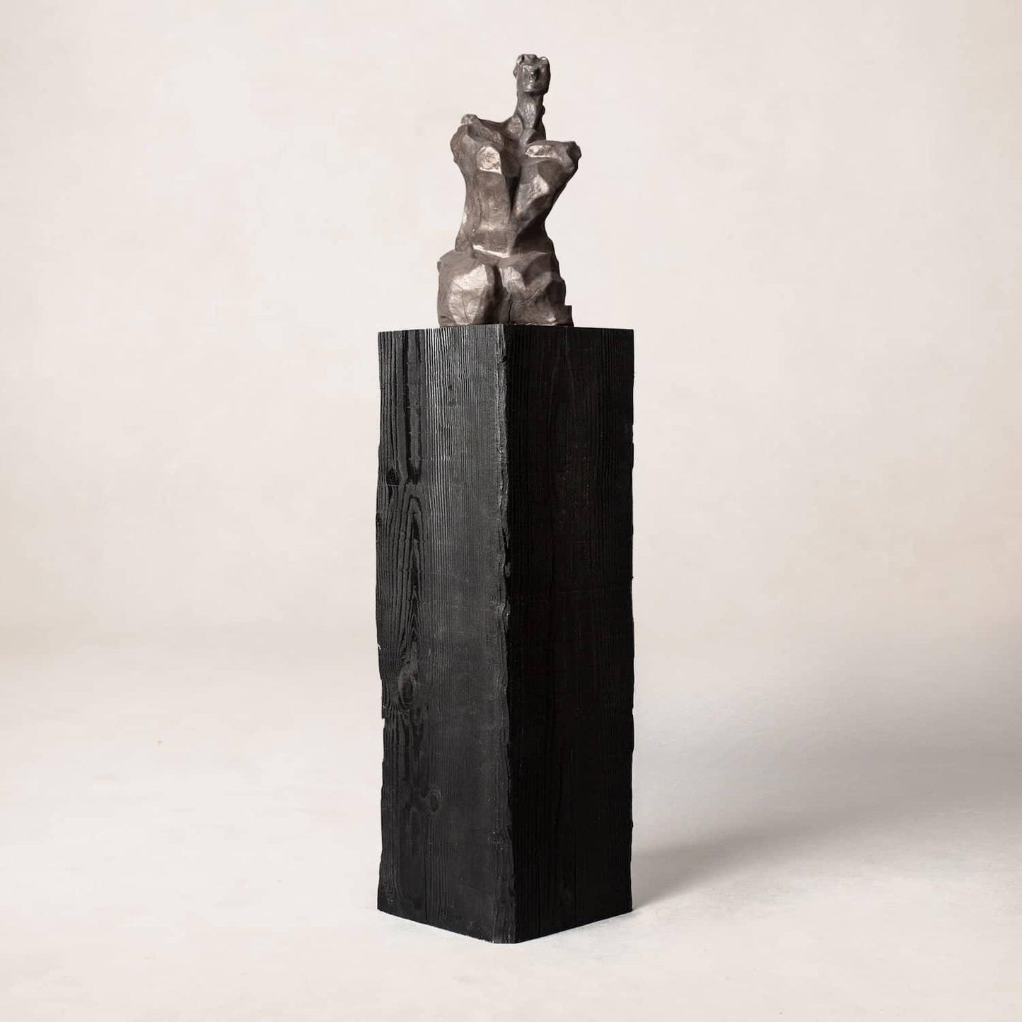 Piédestal de sculpture au fusain - Grand