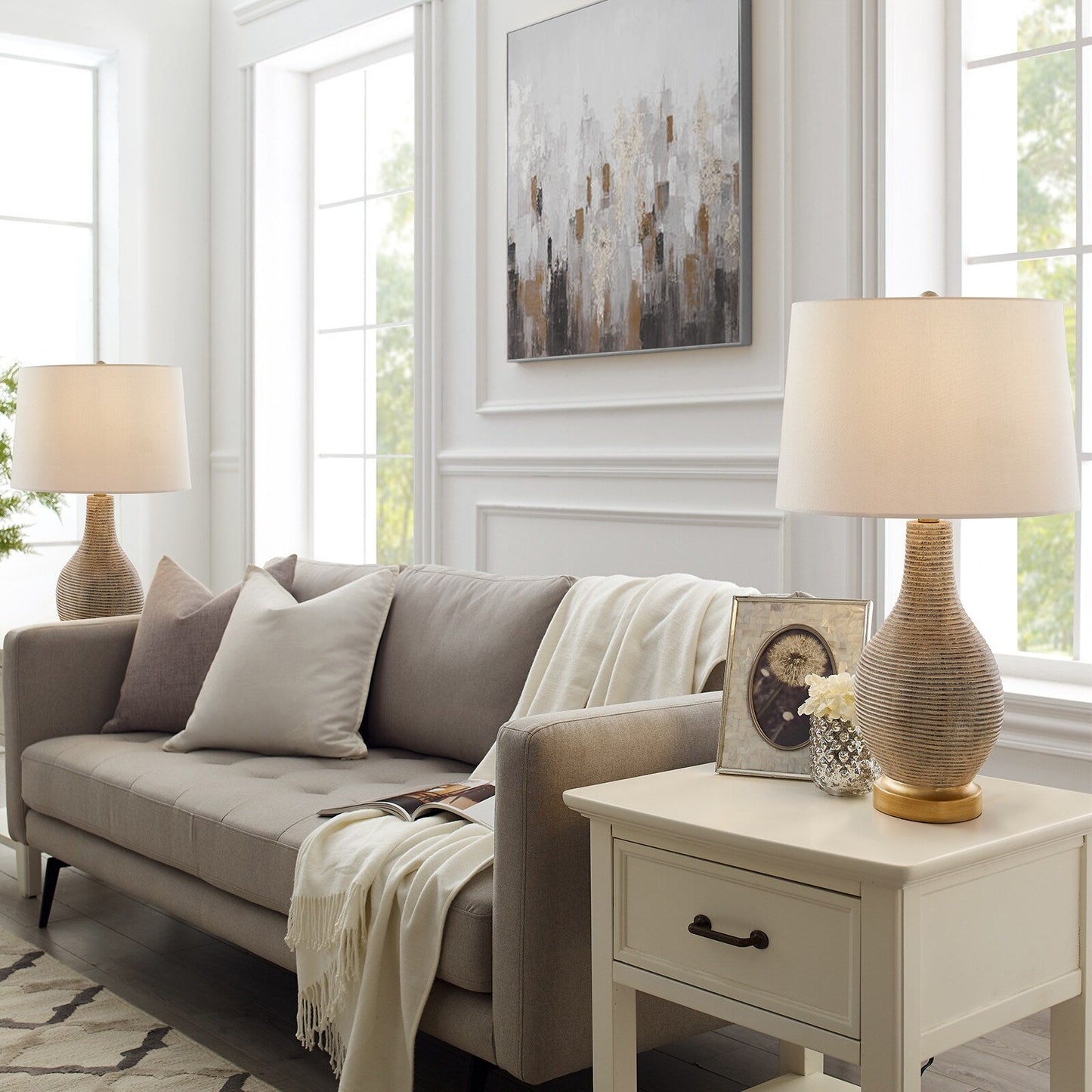 Lampe de table de style campagnard beige délavé/doré de 24,5 pouces avec abat-jour en lin blanc (lot de 2) - 24,5 H