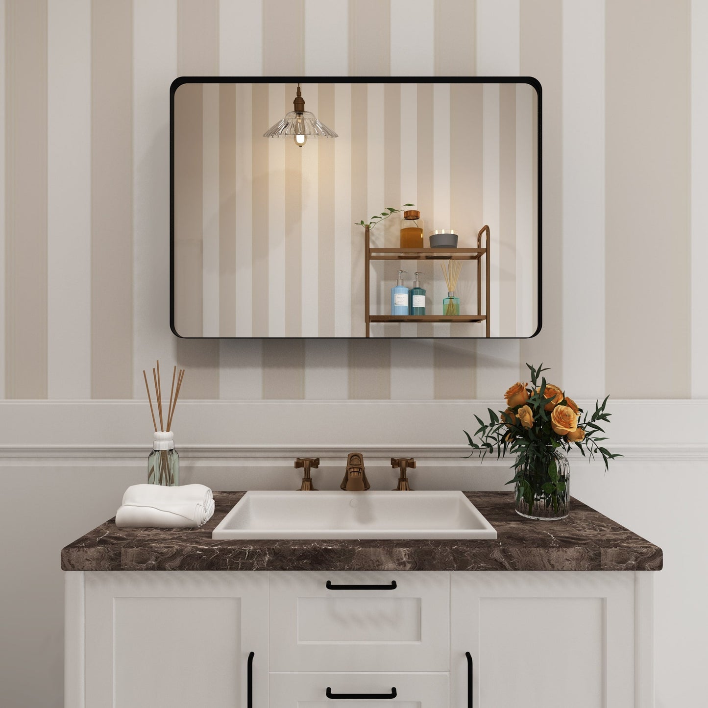 Miroir de salle de bain mural encadré