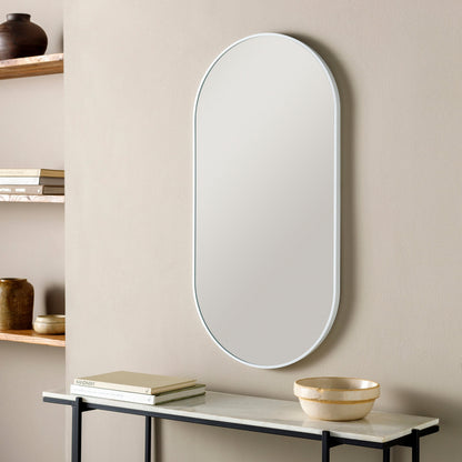 Miroir d'appoint ovale moderne en aluminium Livabliss Aranya en forme de pilule
