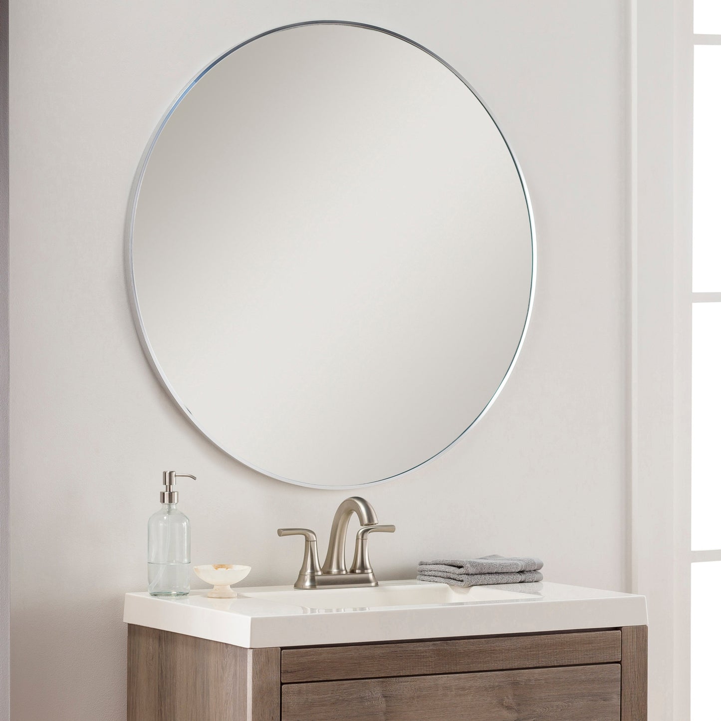 Miroir d'appoint rond moderne en aluminium Livabliss Aranya