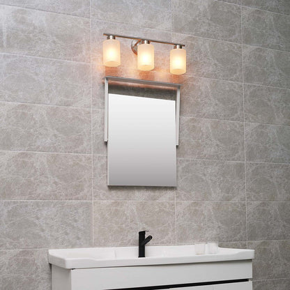 Luminaire de salle de bain Bellevue Lydia à 3 lampes, 23 pouces, avec verre givré