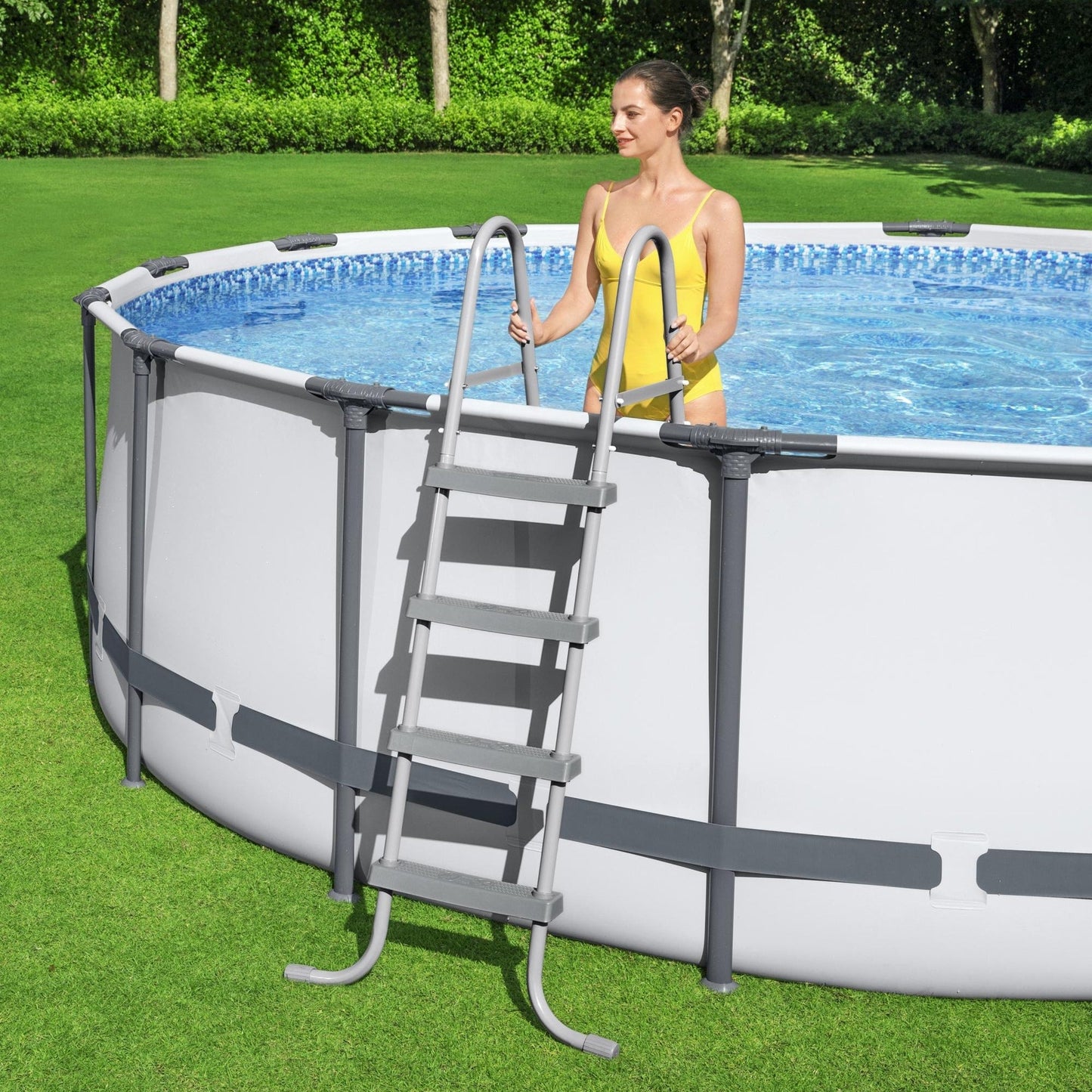 Piscine hors sol ronde Bestway Steel Pro MAX avec pompe et bâche