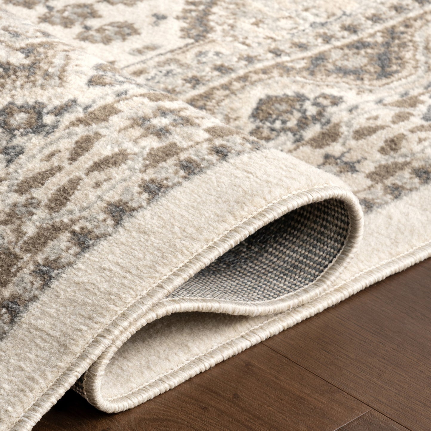 Tapis de sol carrelé traditionnel Nuloom Becca