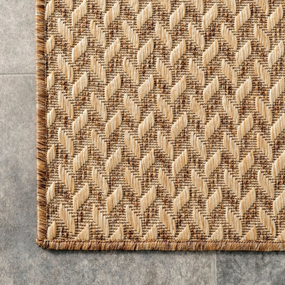 Tapis d'intérieur/extérieur à chevrons Nuloom Camryn