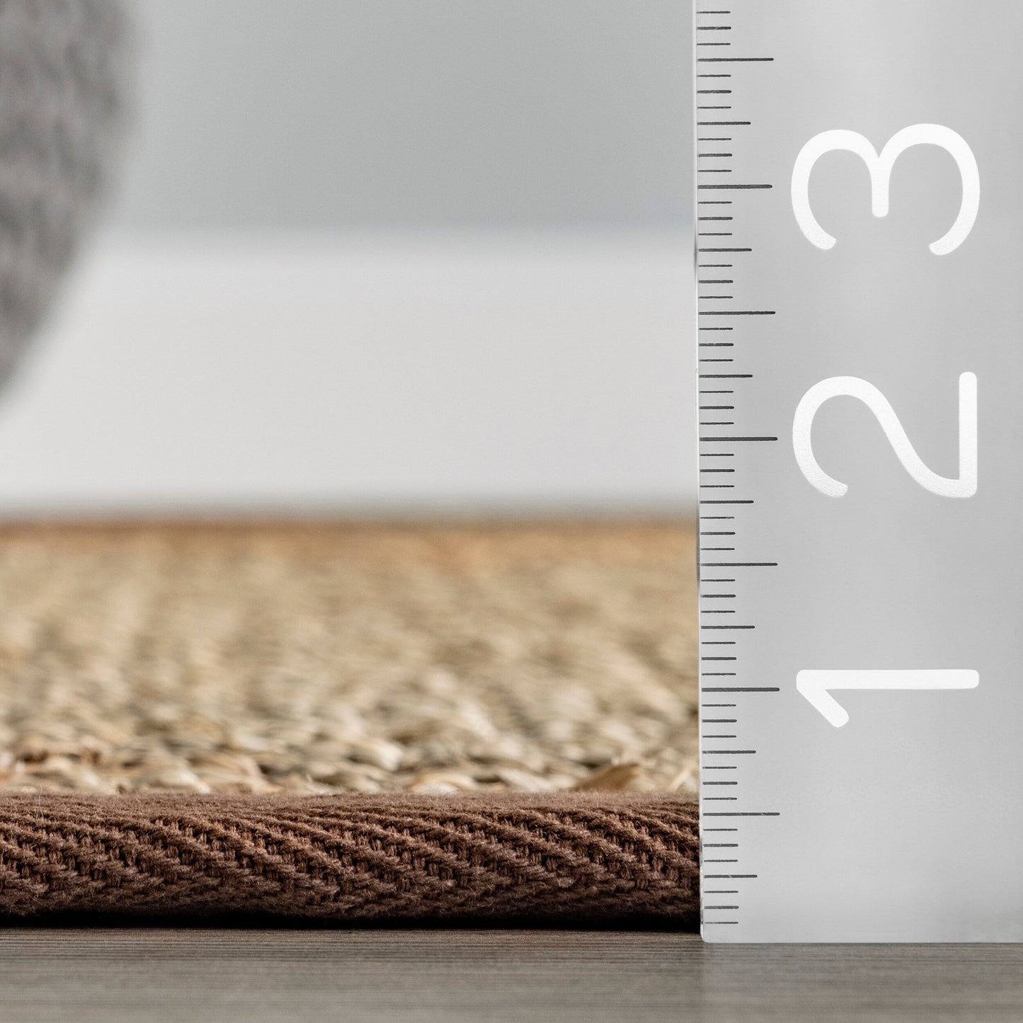 Tapis Nuloom Kiana Casual à bordure en jonc de mer