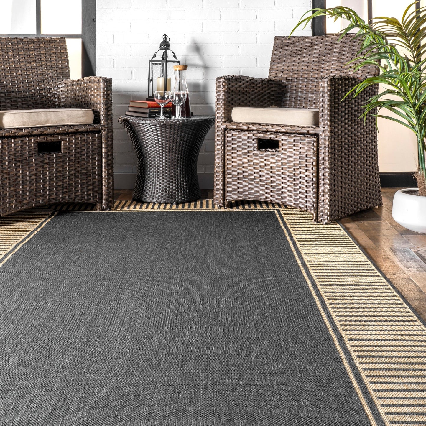 Tapis d'intérieur/extérieur Nuloom Leah Classic à bordures