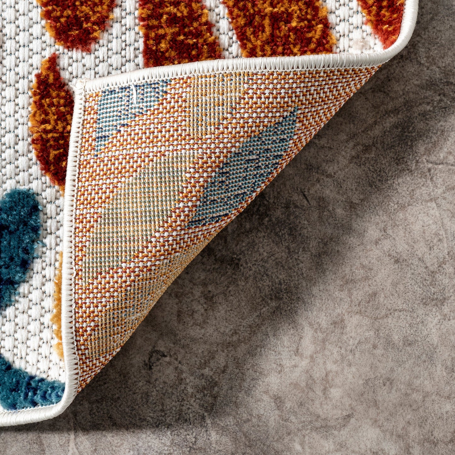 Tapis d'intérieur/extérieur Nuloom Ronda à motif floral audacieux