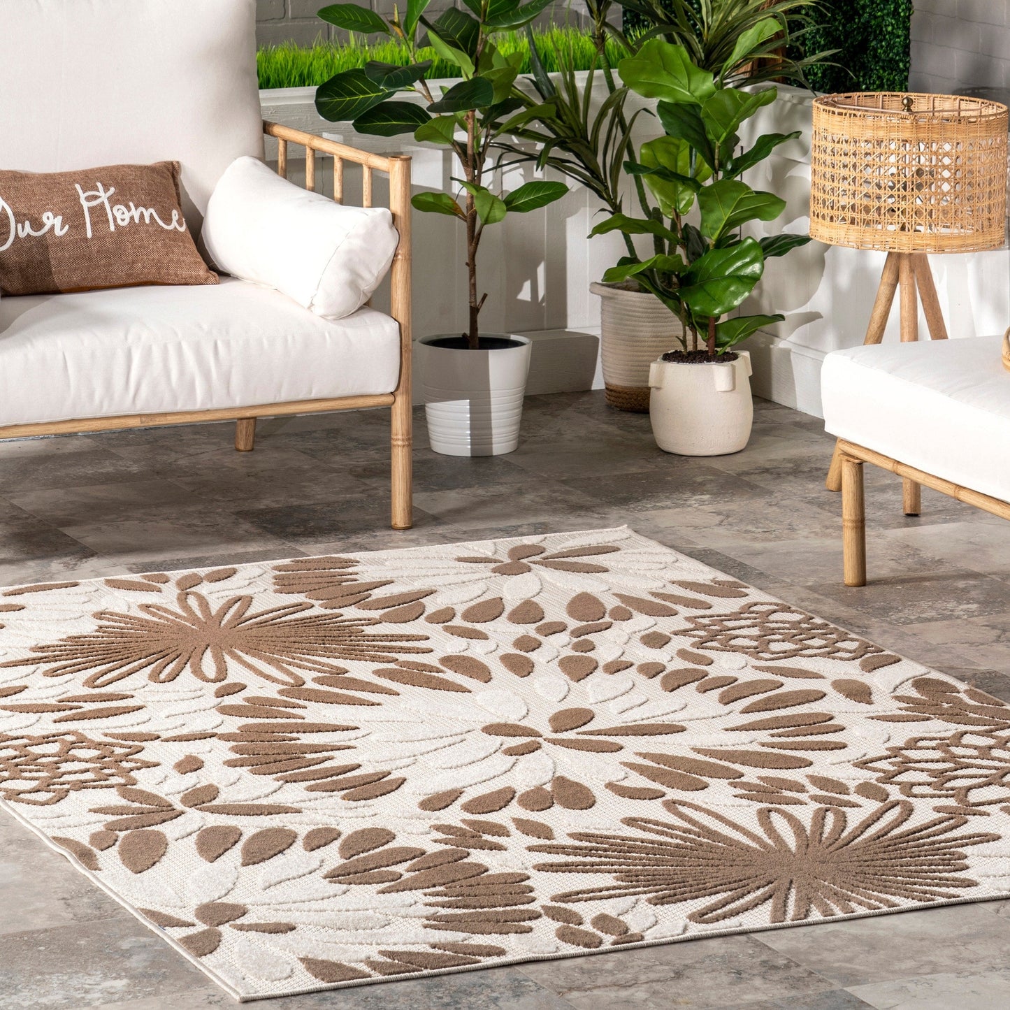 Tapis d'intérieur/extérieur Nuloom Ronda à motif floral audacieux