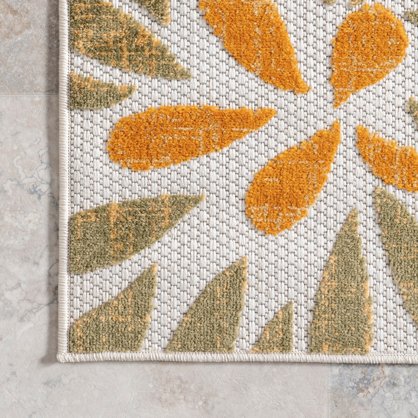 Tapis d'intérieur/extérieur Nuloom Ronda à motif floral audacieux