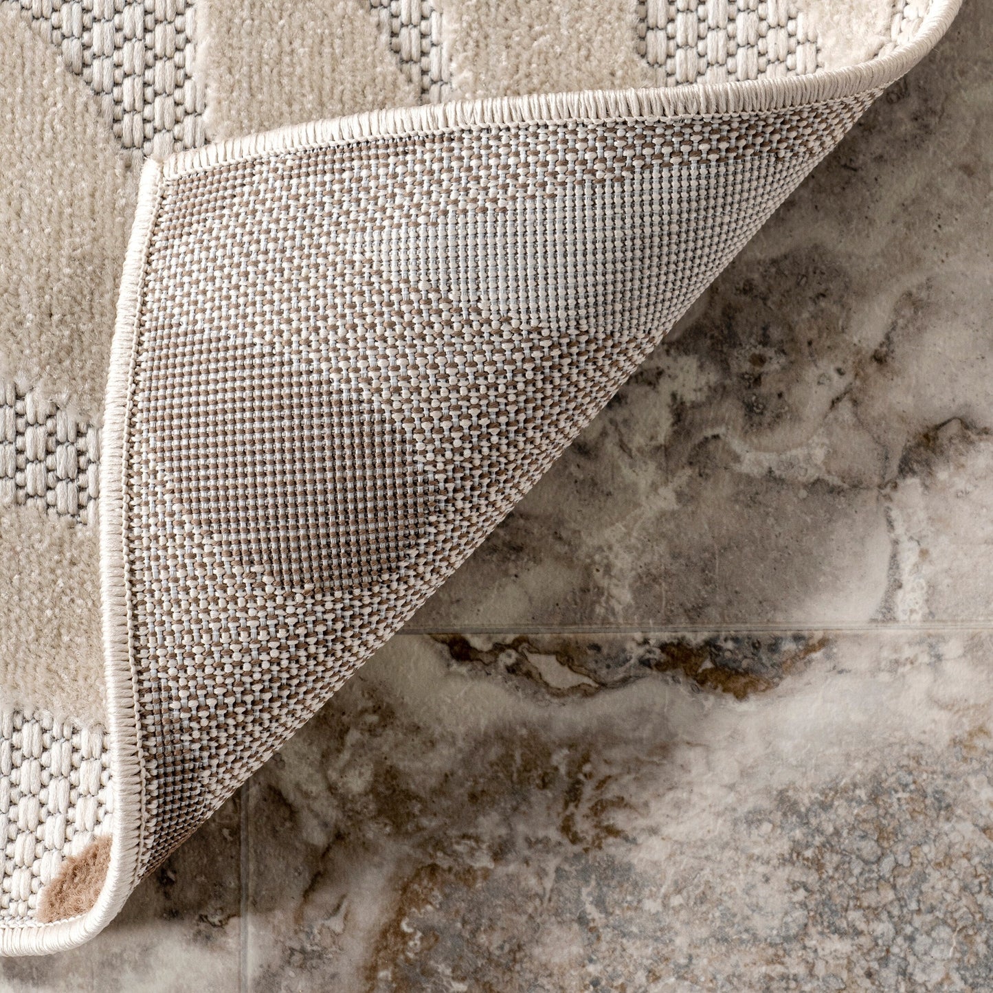 Tapis d'intérieur/extérieur Nuloom Ronda à motif floral audacieux