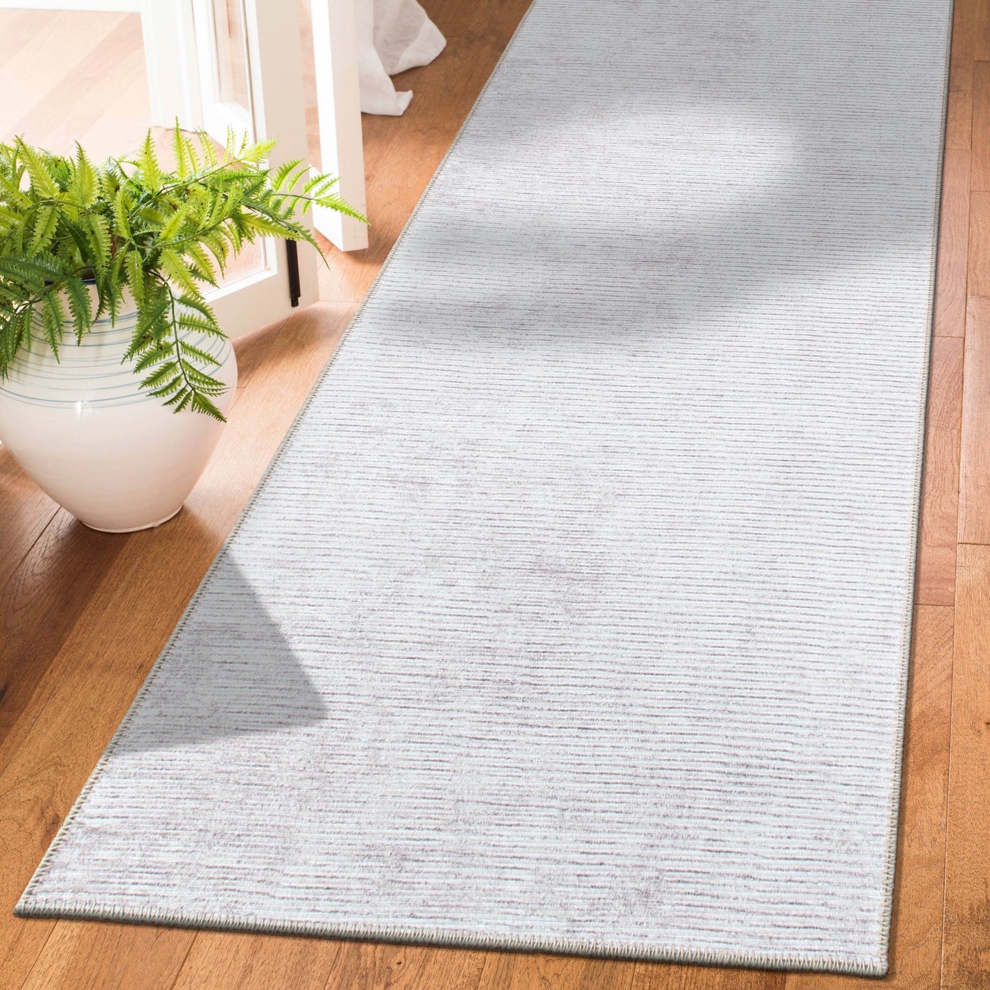 Tapis contemporain à rayures usées lavable en machine