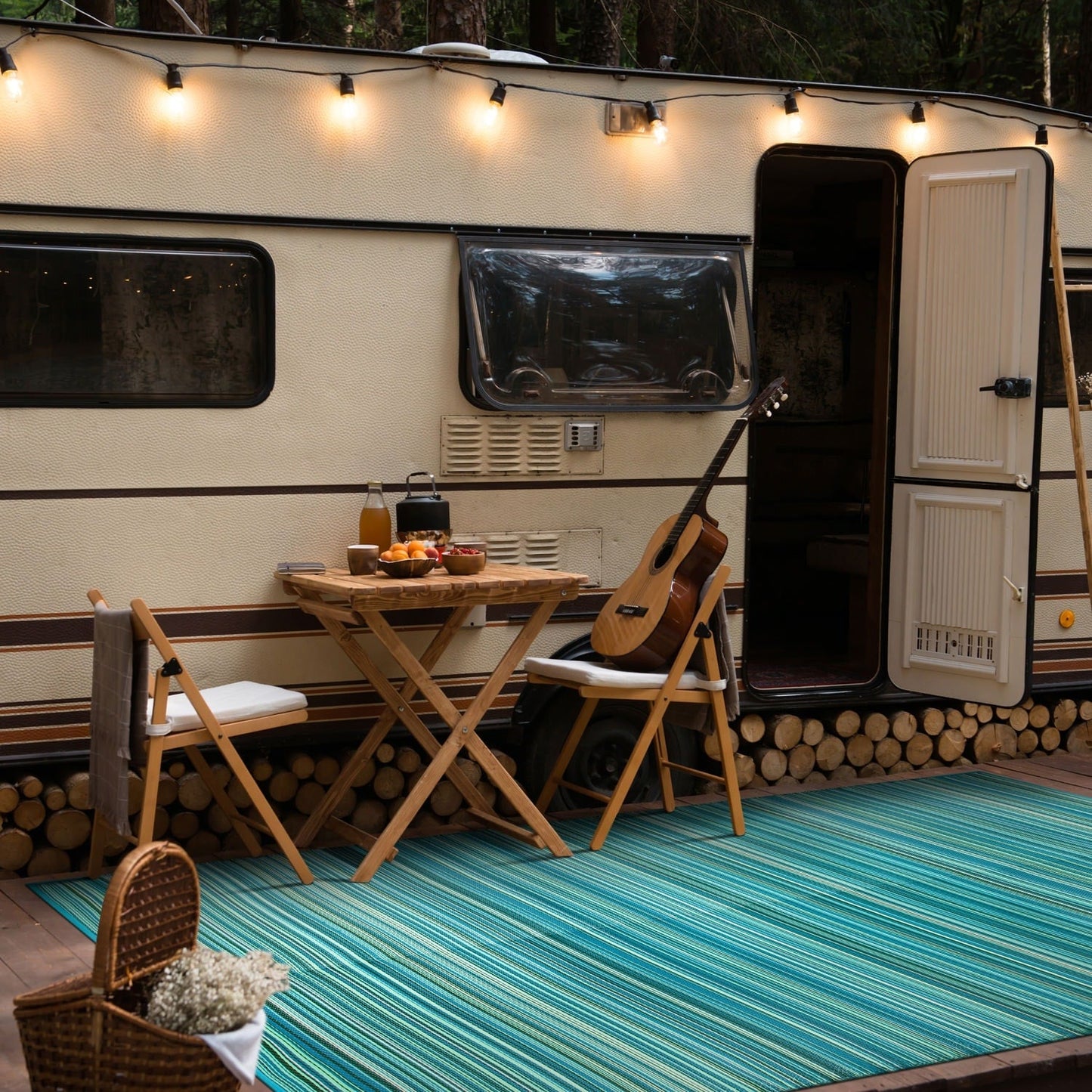 Tapis d'extérieur réversibles en plastique à rayures contemporaines