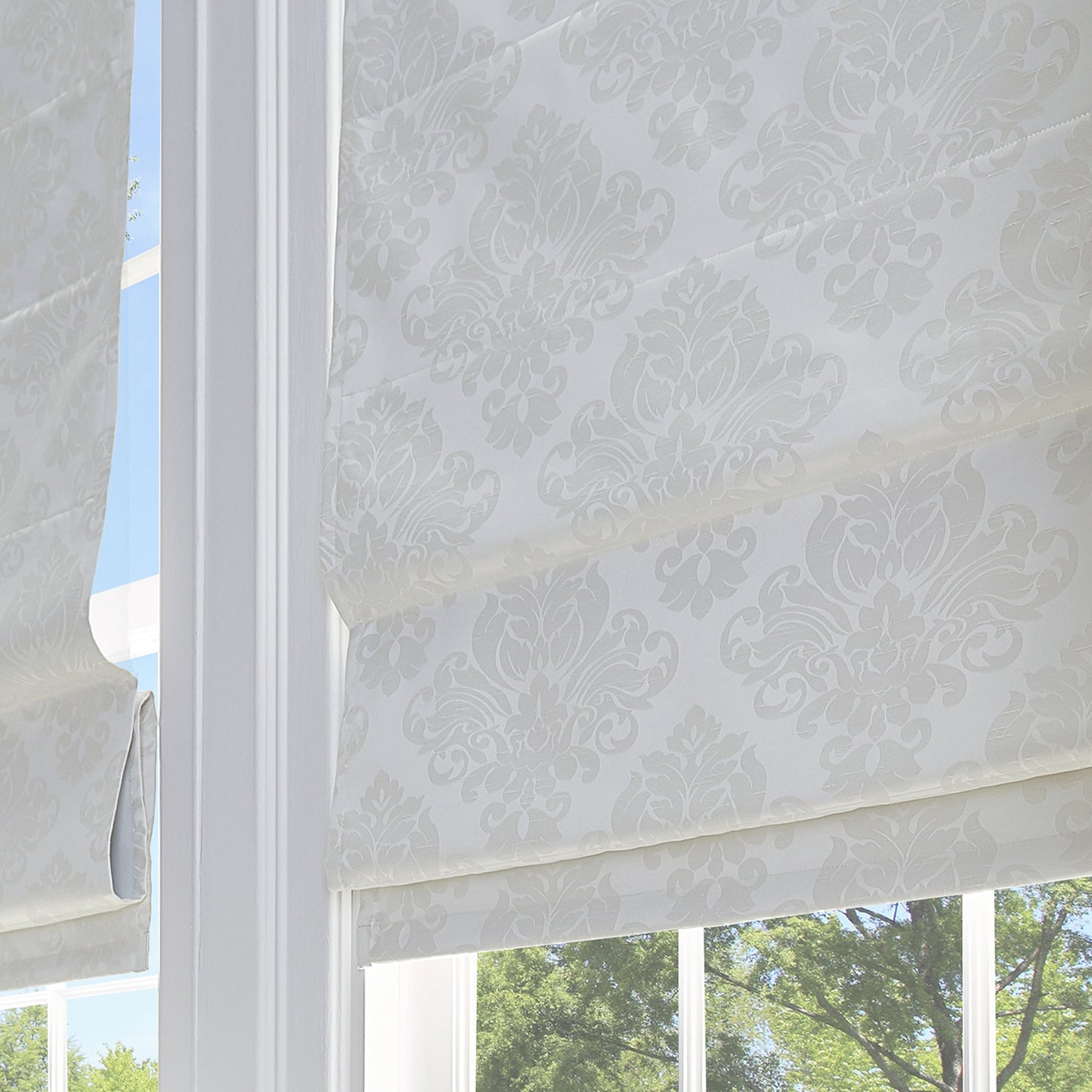 Store romain obscurcissant en damas