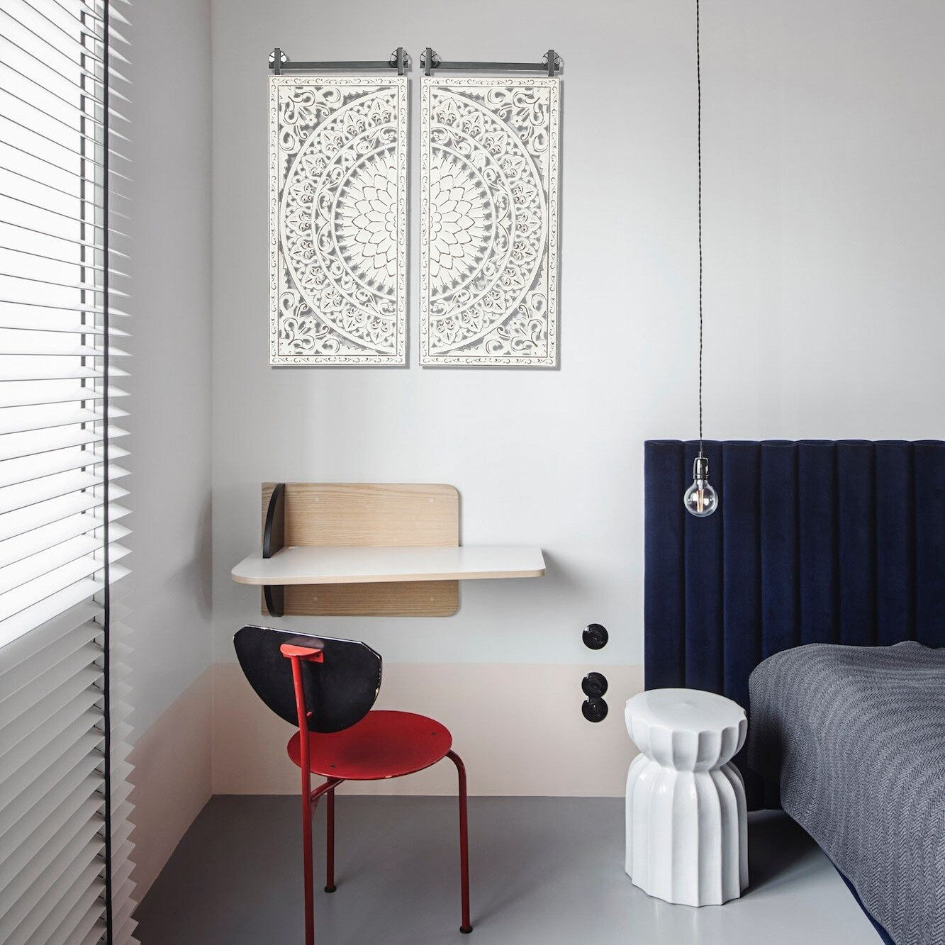 Décoration murale en bois blanc ivoire vieilli avec des touches de noir (lot de 2)