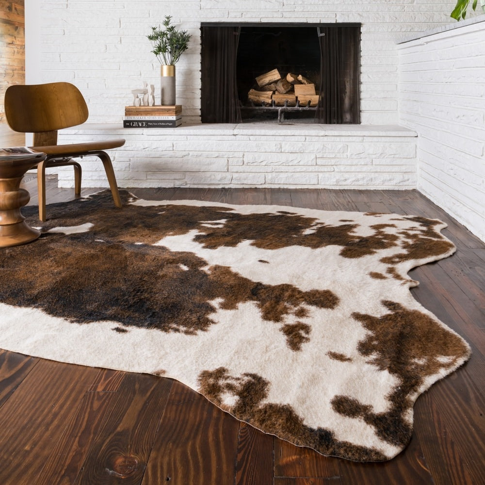 Tapis en fausse peau de vache Yosemite d'Alexander Home