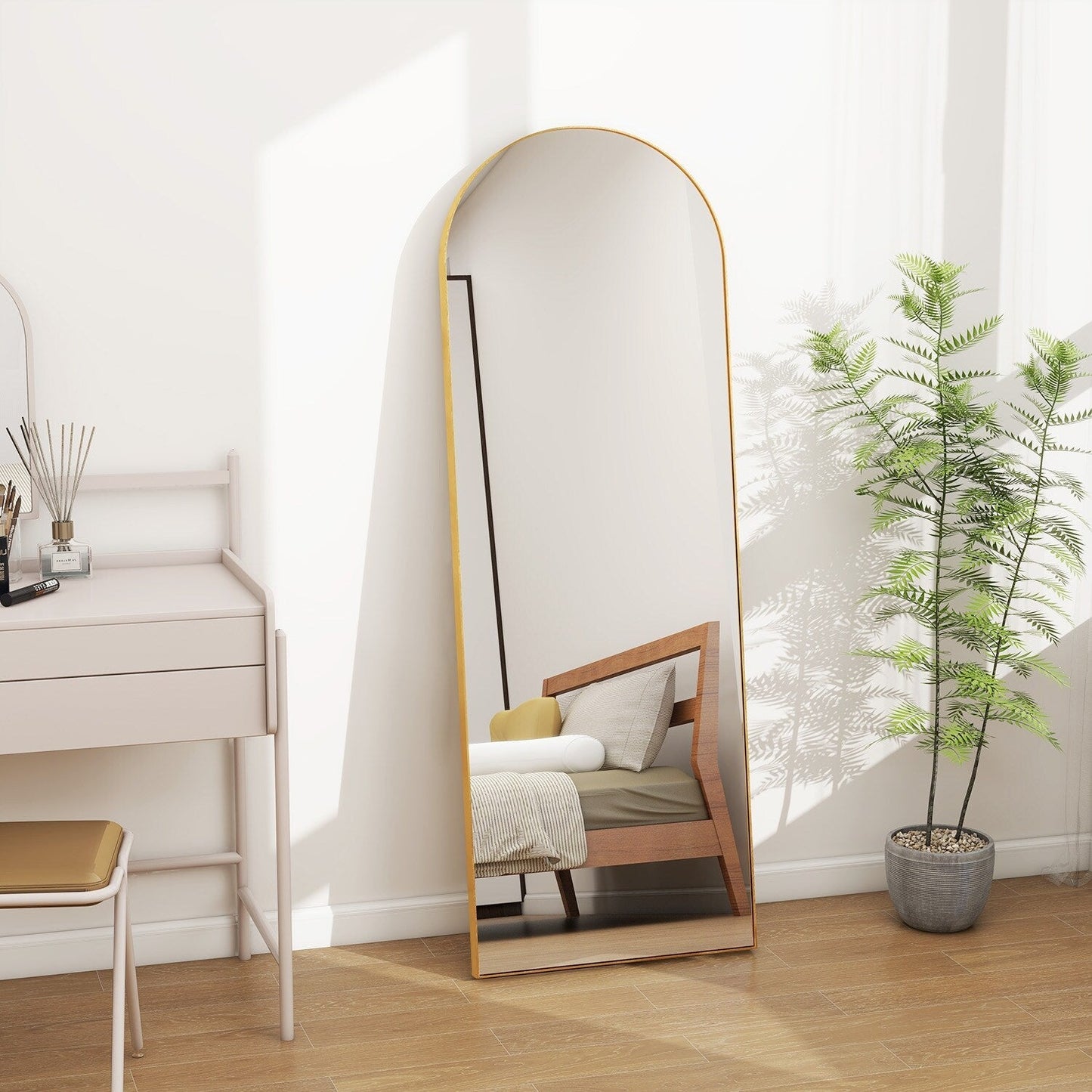 Miroir arqué pleine longueur avec verre incassable et support, cadre en alliage d'aluminium pour vestiaire de chambre, sur pied
