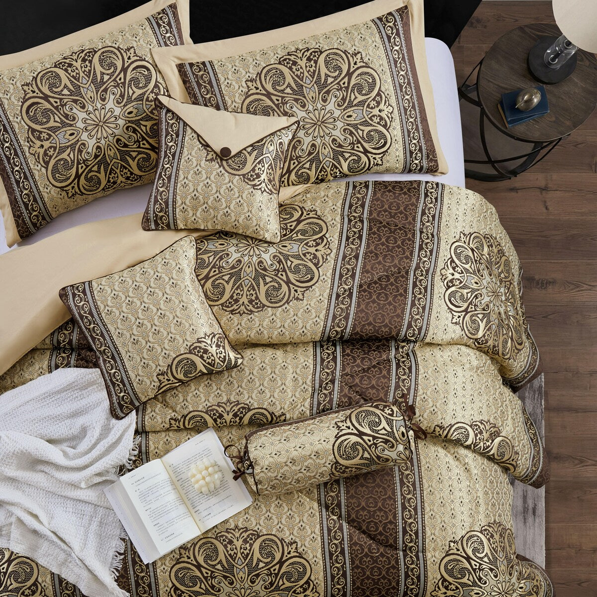 Ensemble de couette élégant médaillon 7 pièces Nanshing Prince