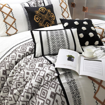 Parure de lit brodée bohème Nanshing Trina 15 pièces