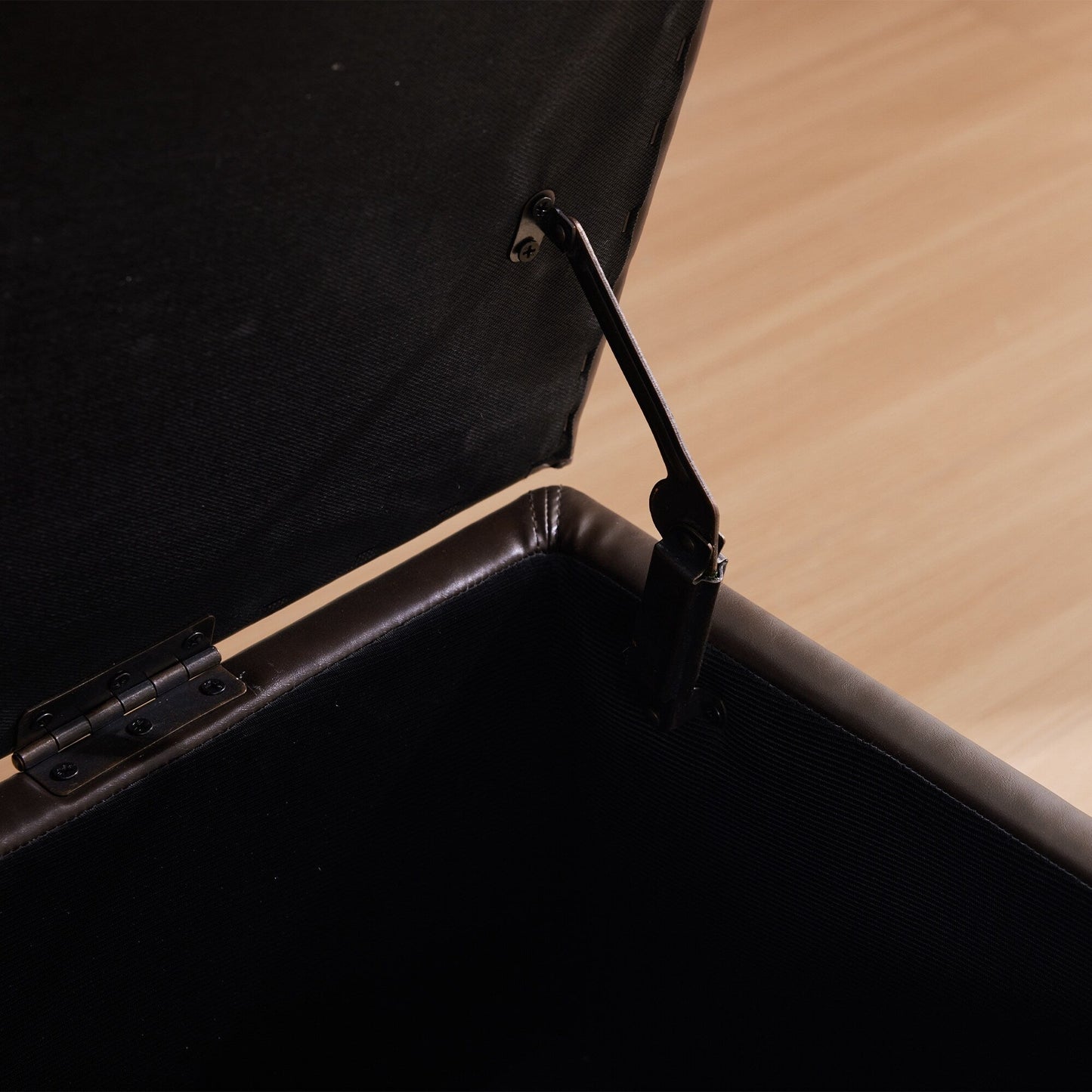 Pouf de rangement rectangulaire rembourré en similicuir (50,3 x 17,50 x 18 po)