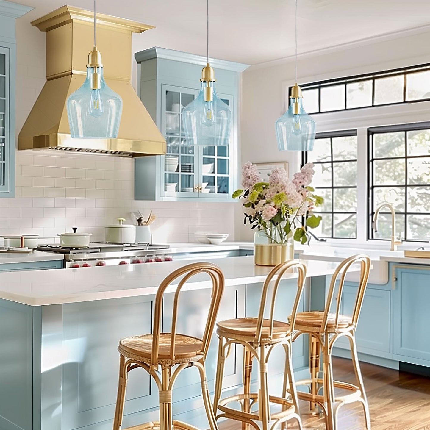 Suspension en verre en forme de cloche auburn INK+IVY