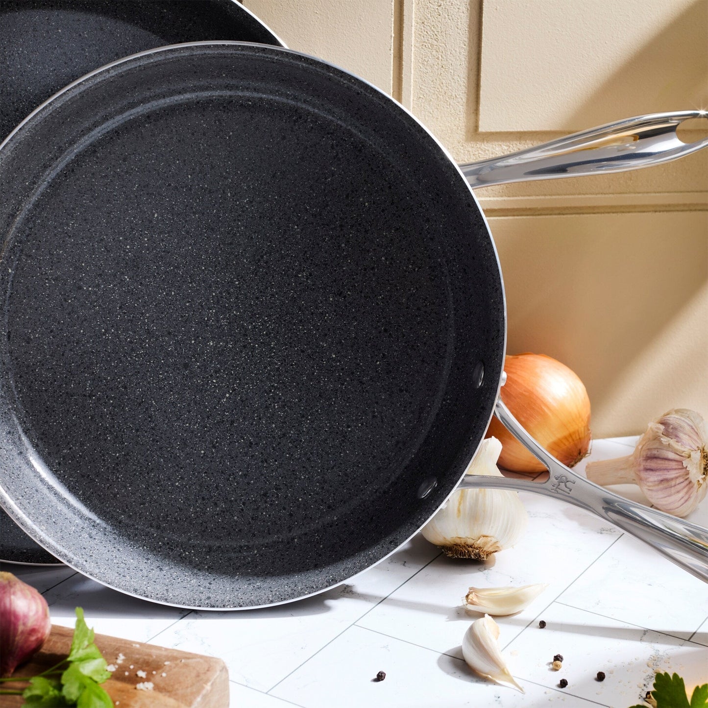 Batterie de cuisine antiadhésive Henckels Capri Ceramic, 11 pièces, aluminium et céramique - Gris