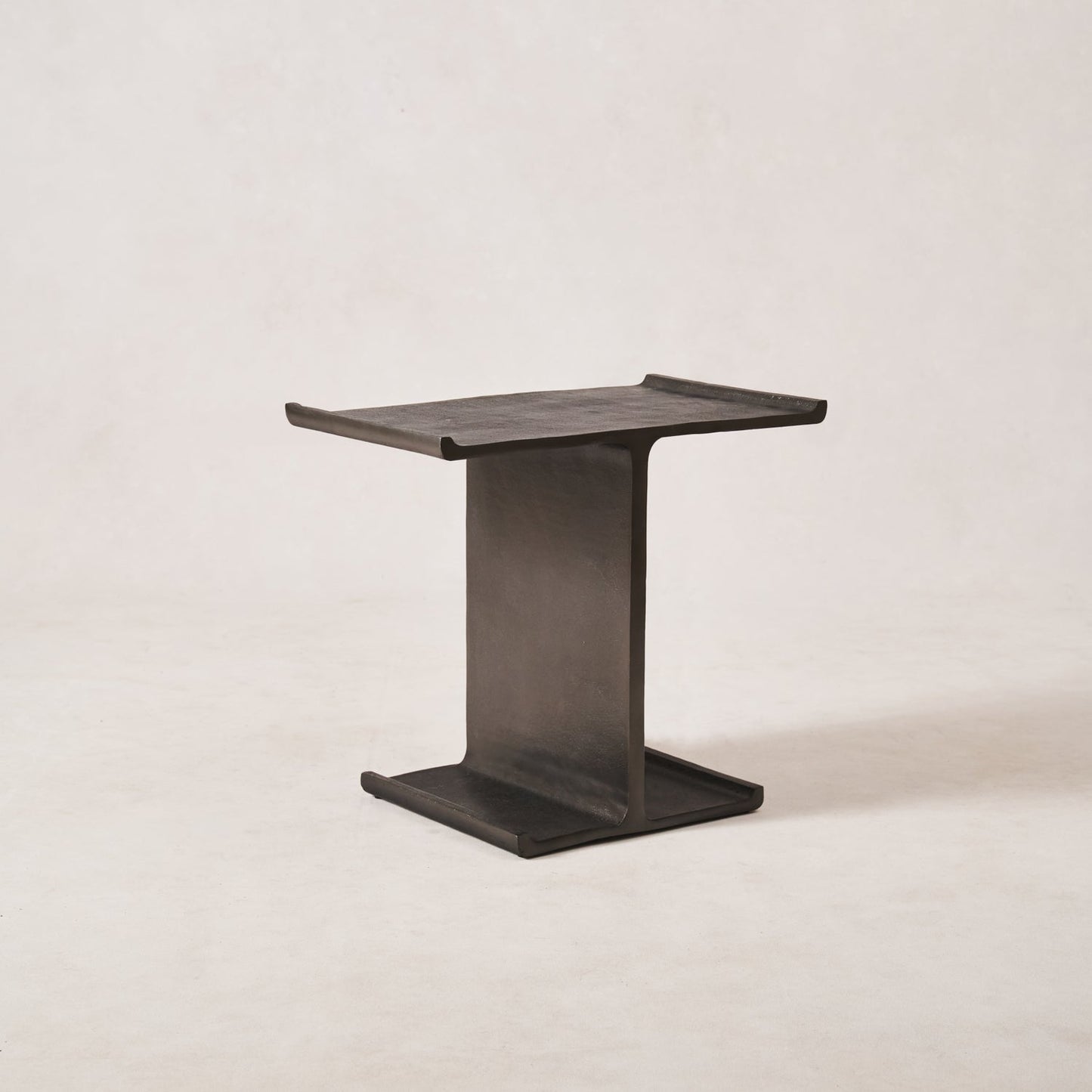 Table d'appoint à poutre en I