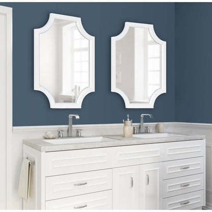 Miroir encadré en bois festonné Kate et Laurel Hogan