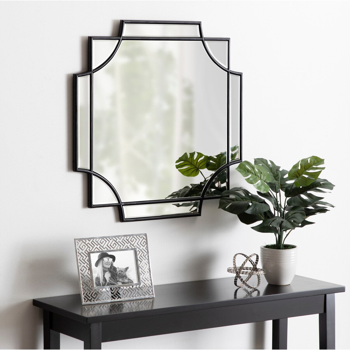 Miroir mural décoratif traditionnel encadré Kate et Laurel Minuette