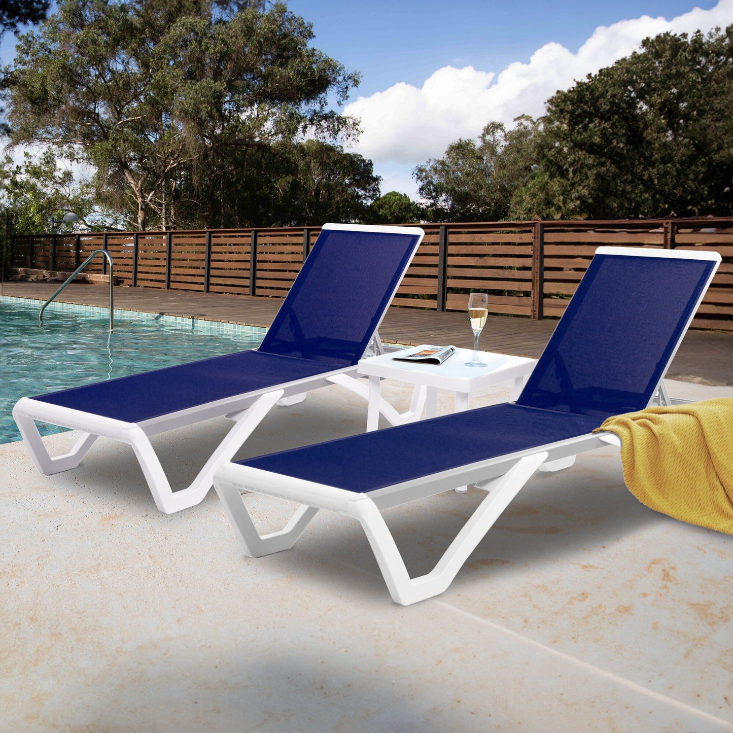 Chaise longue inclinable et réglable Kozyard Alan avec pieds en aluminium et résine polypropylène