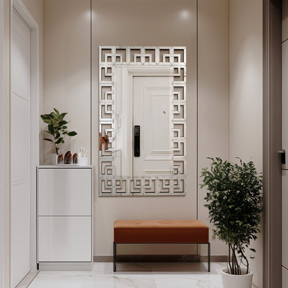 Grand miroir mural décoratif avec cadre géométrique argenté