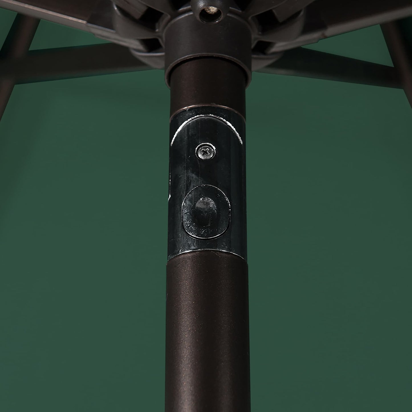 Parasol de patio Lopes de 9 pieds avec base en finition bronze et support de poids inclus