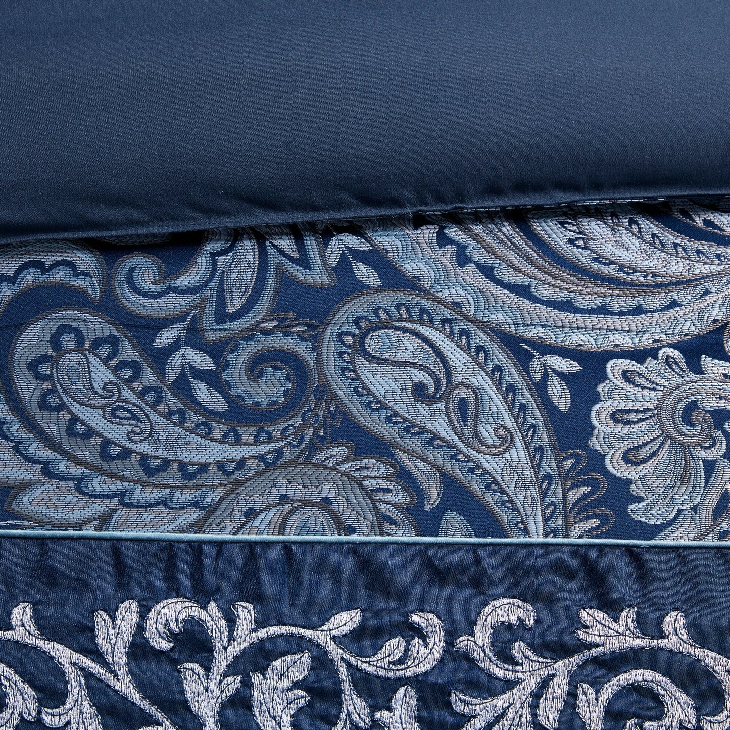 Parure de lit Madison Park Elaine bleu marine 7 pièces en jacquard
