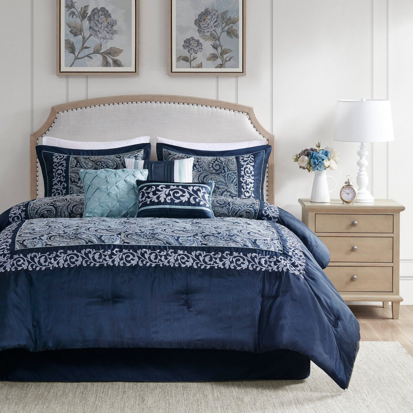 Parure de lit Madison Park Elaine bleu marine 7 pièces en jacquard