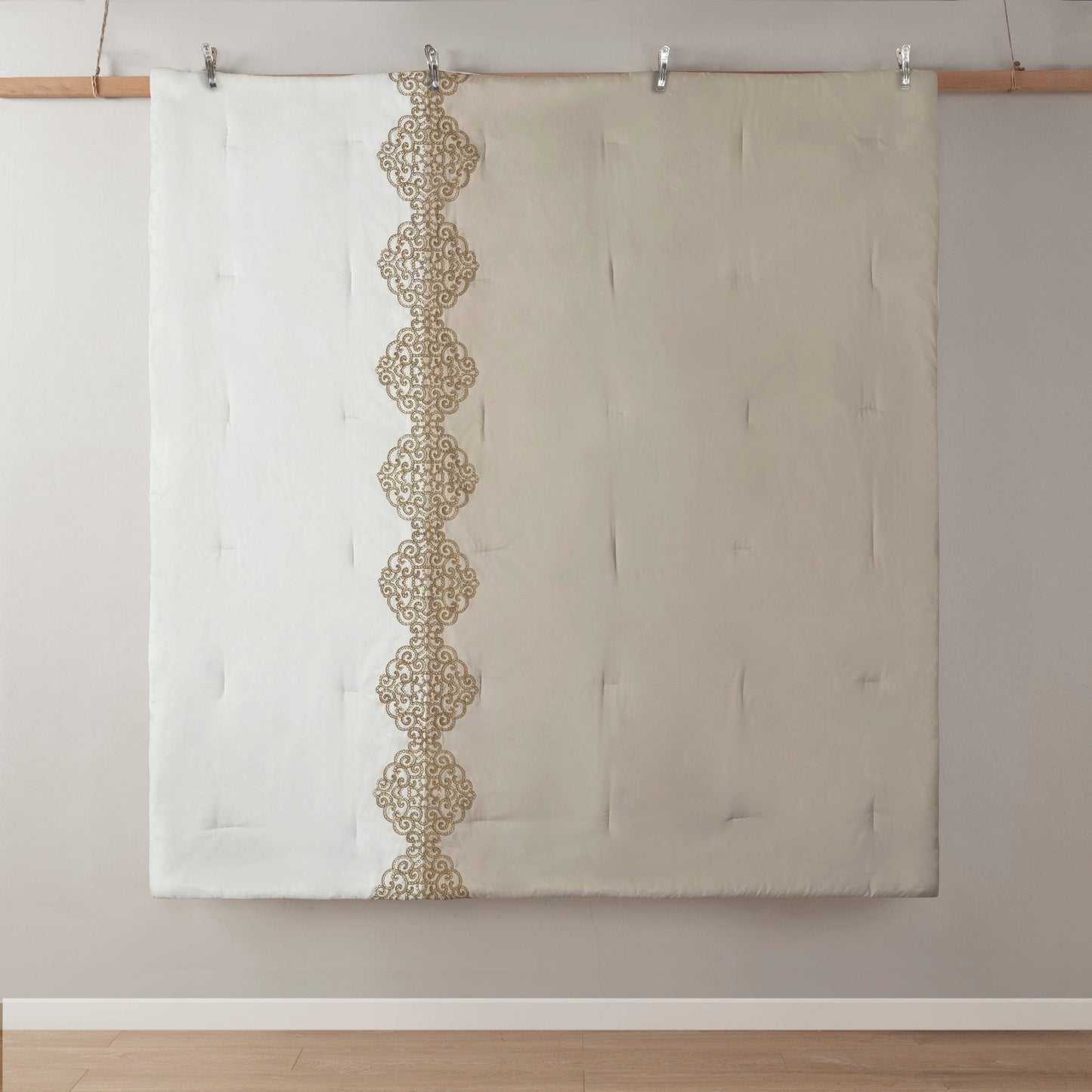 Parure de lit Madison Park Vera en microfibre brodée 8 pièces