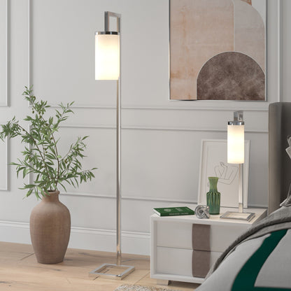 Lampadaire haut Malva 67,75 avec abat-jour en verre - 11 pouces de large