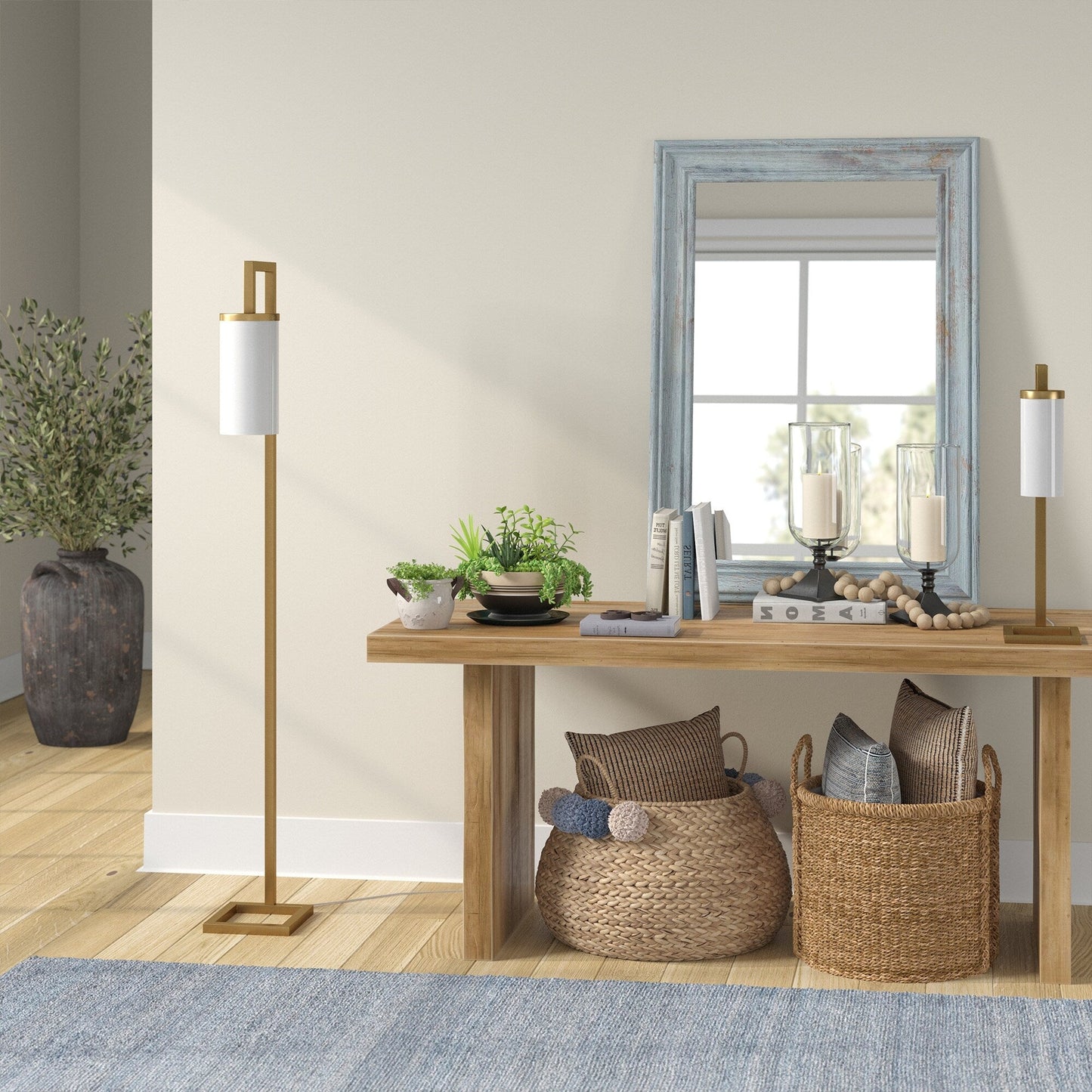 Lampadaire haut Malva 67,75 avec abat-jour en verre - 11 pouces de large