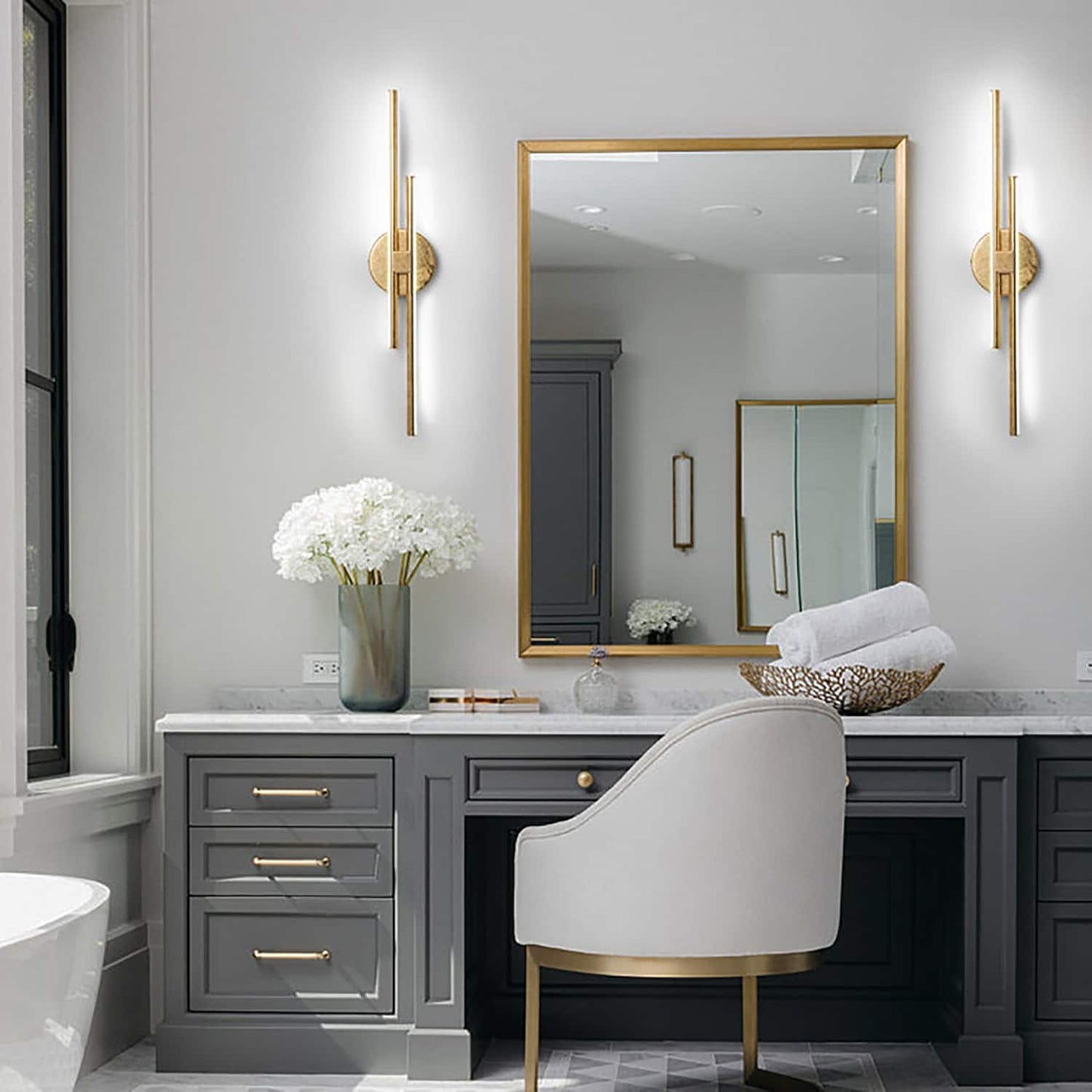 Applique murale linéaire minimaliste en métal à 2 ampoules à LED et intensité variable