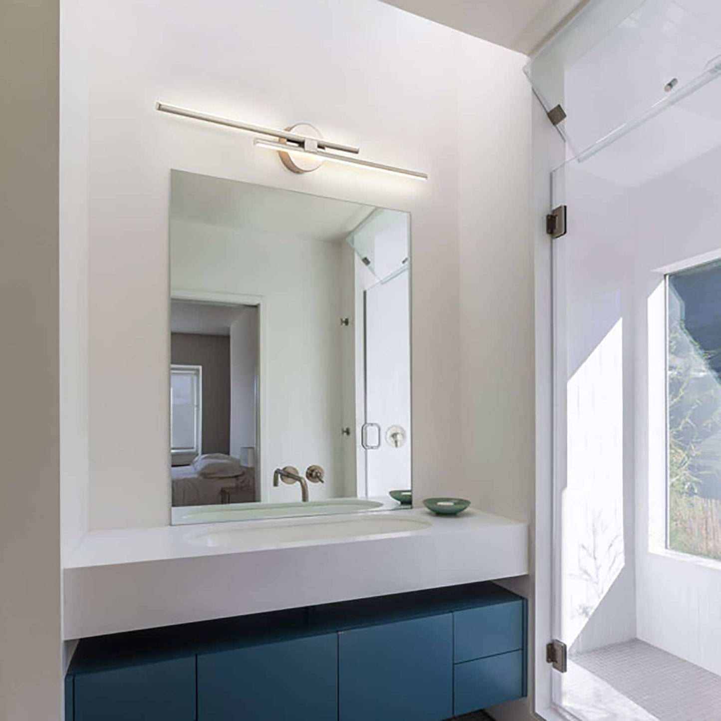 Applique murale linéaire minimaliste en métal à 2 ampoules à LED et intensité variable