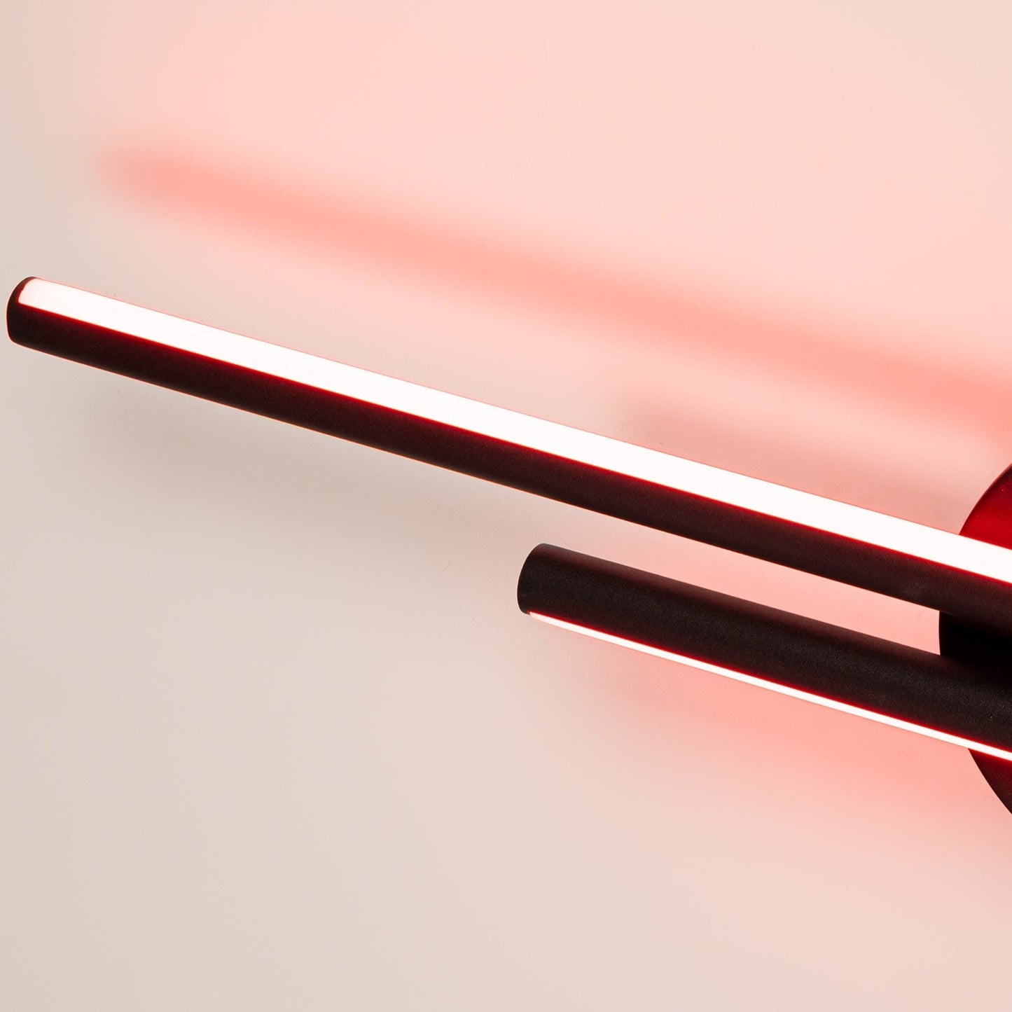 Applique murale linéaire minimaliste en métal à 2 ampoules à LED et intensité variable