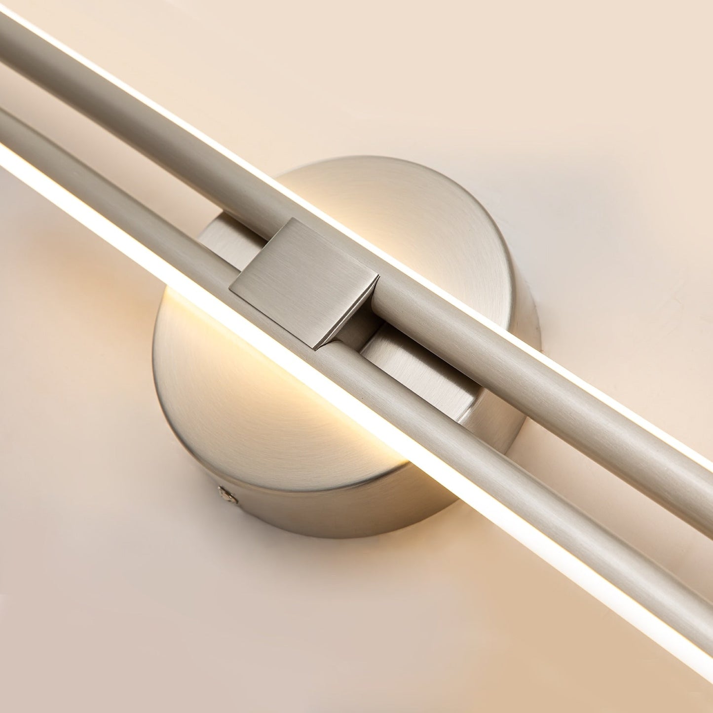 Applique murale linéaire minimaliste en métal à 2 ampoules à LED et intensité variable