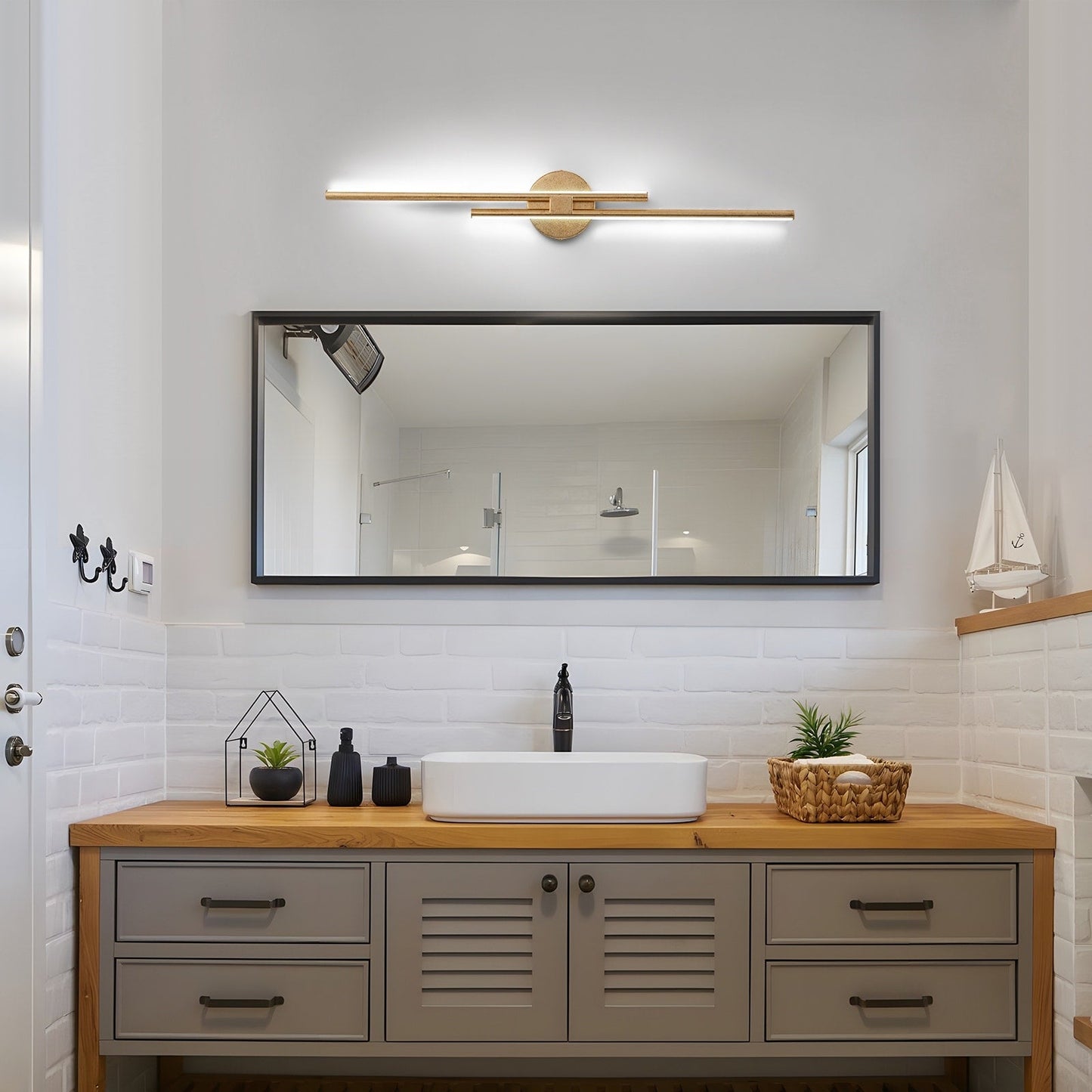 Applique murale linéaire minimaliste en métal à 2 ampoules à LED et intensité variable