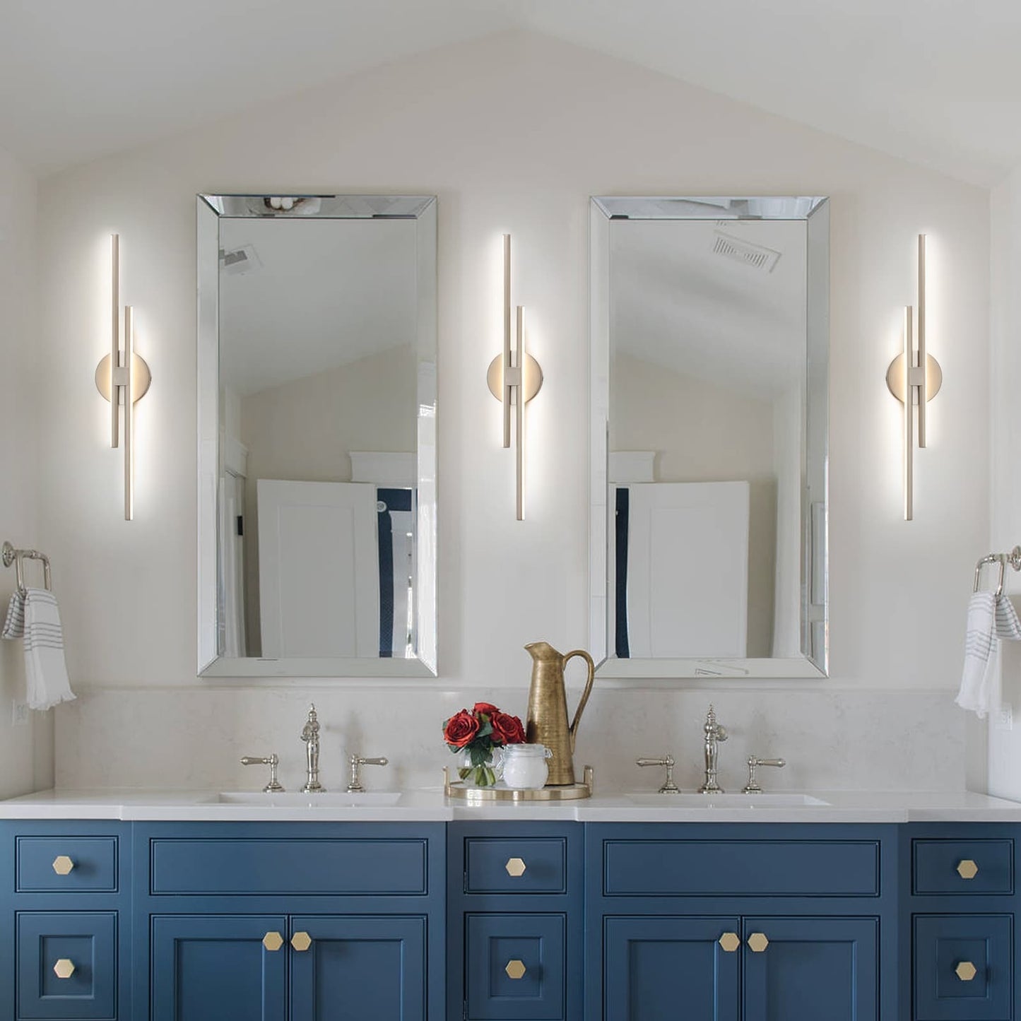 Applique murale linéaire minimaliste en métal à 2 ampoules à LED et intensité variable