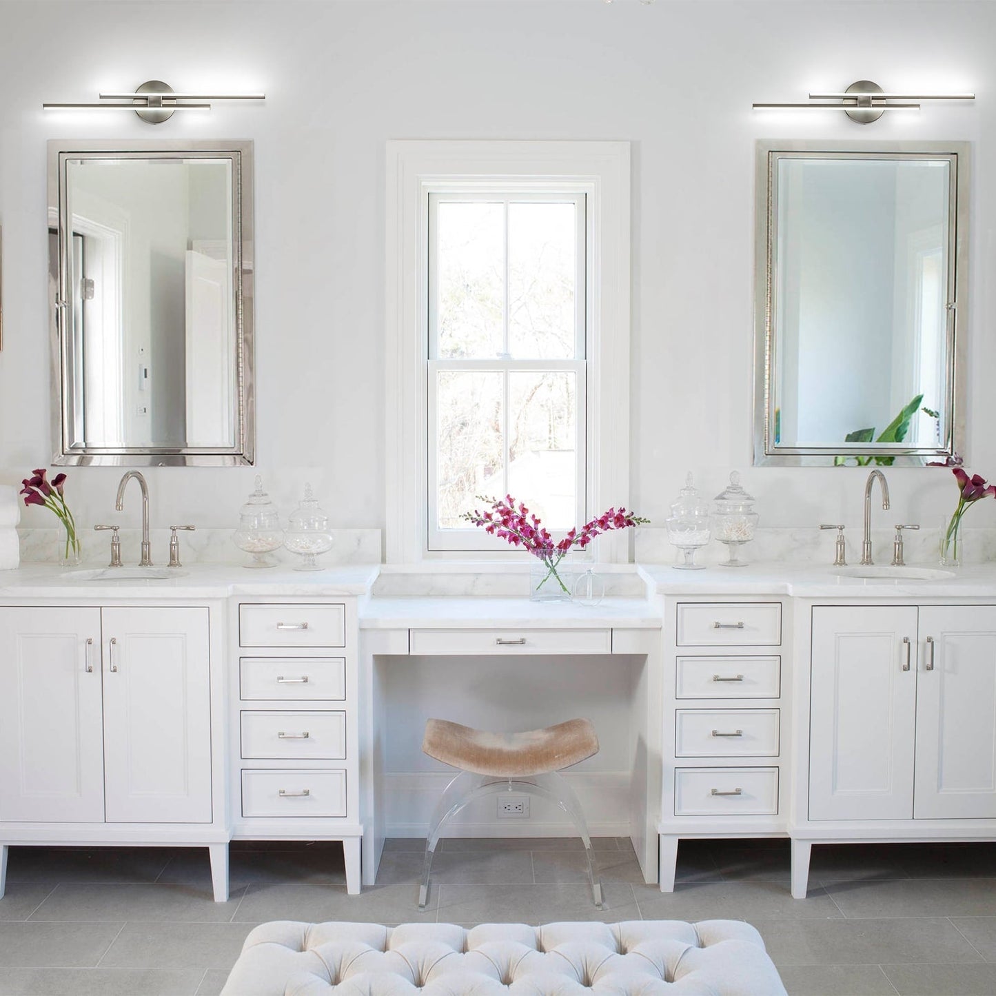 Applique murale linéaire minimaliste en métal à 2 ampoules à LED et intensité variable