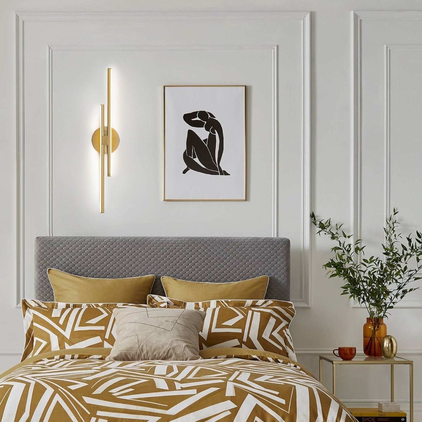 Applique murale linéaire minimaliste en métal à 2 ampoules à LED et intensité variable